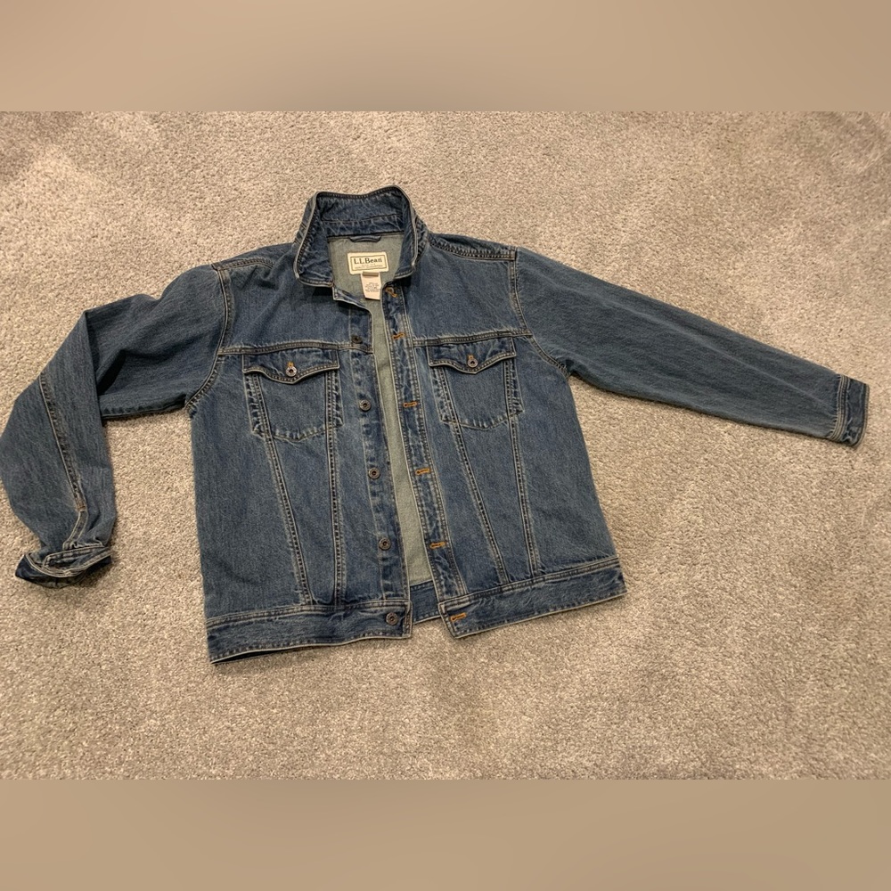 Vintage LLBean Denim jacket. Relaxed fit, broken in and in Mint condition!